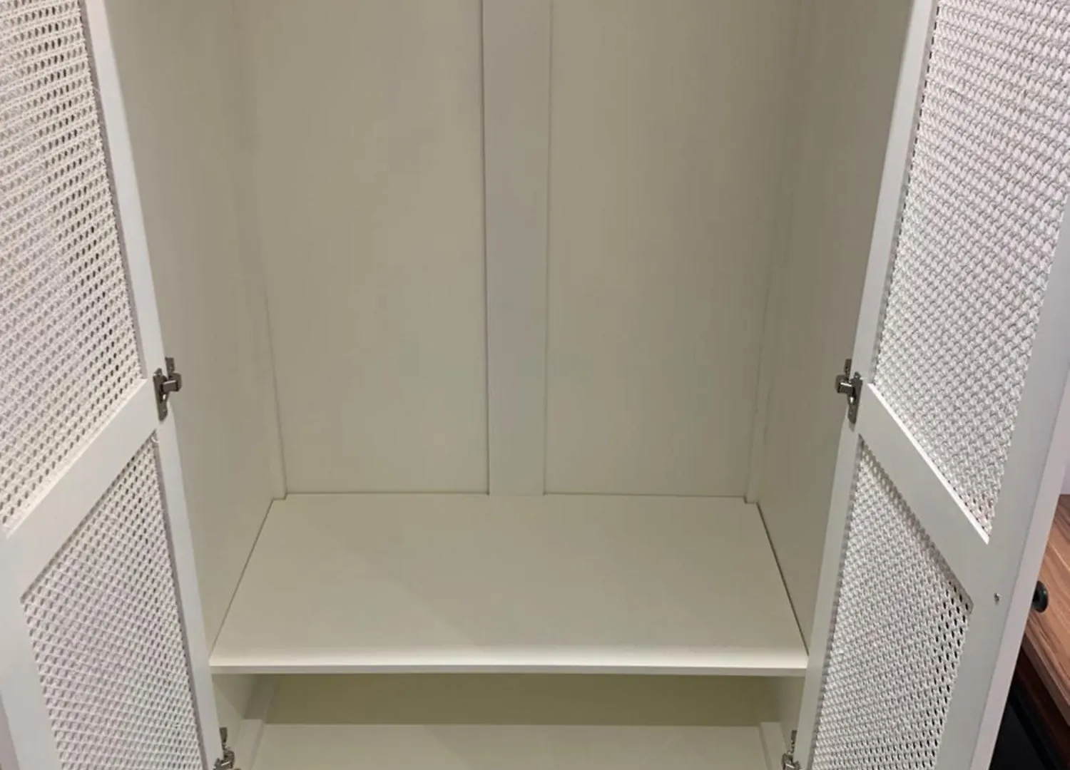 Private Room Renovated With Standard Size Brown Desk In Se9 6Pg Londres Reino Unido